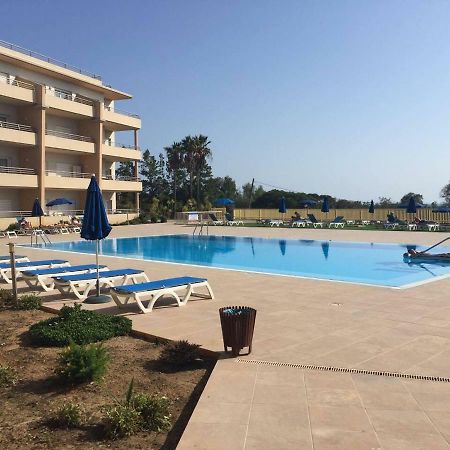 Apartamento Em Quinta Da Barracuda อัลบูเฟรา ภายนอก รูปภาพ