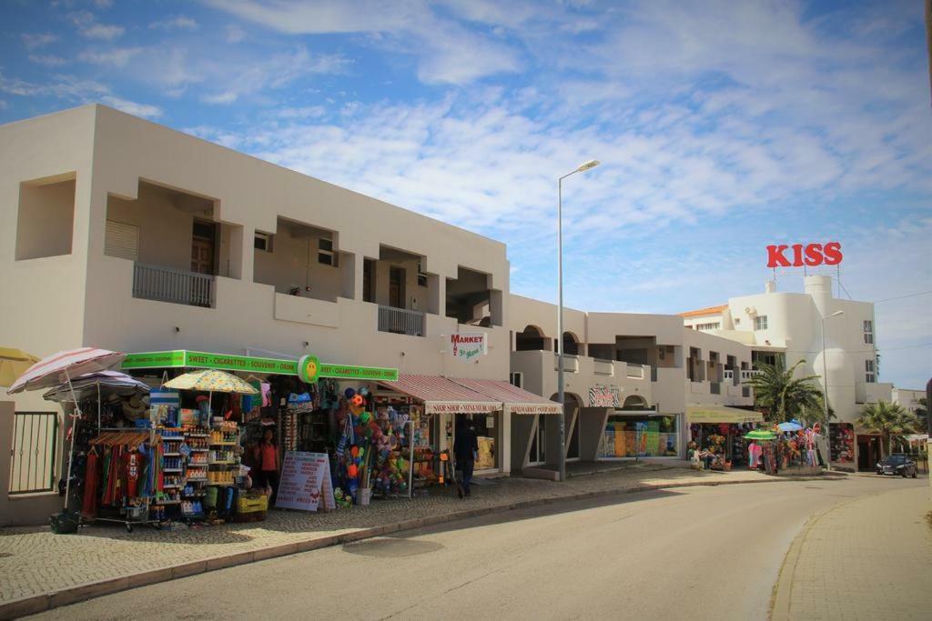 Apartamento Em Quinta Da Barracuda อัลบูเฟรา ภายนอก รูปภาพ