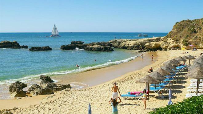 Apartamento Em Quinta Da Barracuda อัลบูเฟรา ภายนอก รูปภาพ