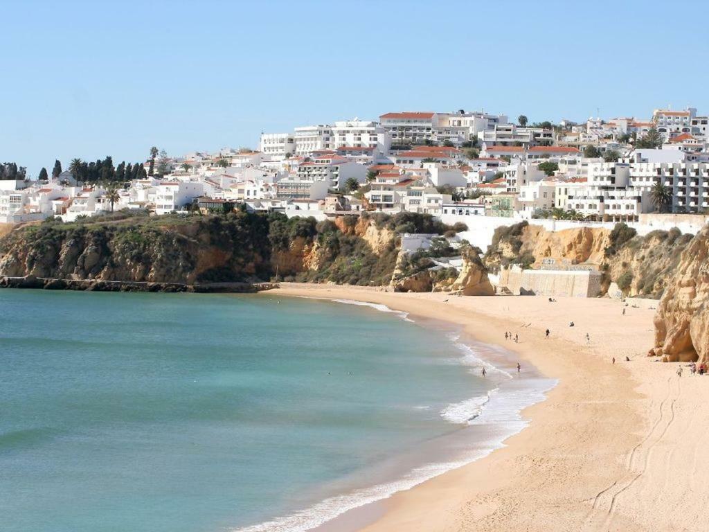 Apartamento Em Quinta Da Barracuda อัลบูเฟรา ภายนอก รูปภาพ